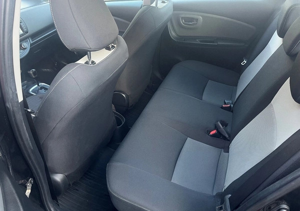 Toyota Yaris cena 59900 przebieg: 123512, rok produkcji 2018 z Iłża małe 301